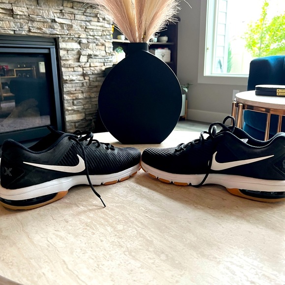 New w/o box, never been worn Nike Black Trainers - Picture 5 of 5